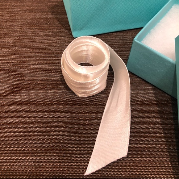 Authentic TIFFANY & Co. gift box gift bag set with original ribbon and envelope - Picture 8 of 8